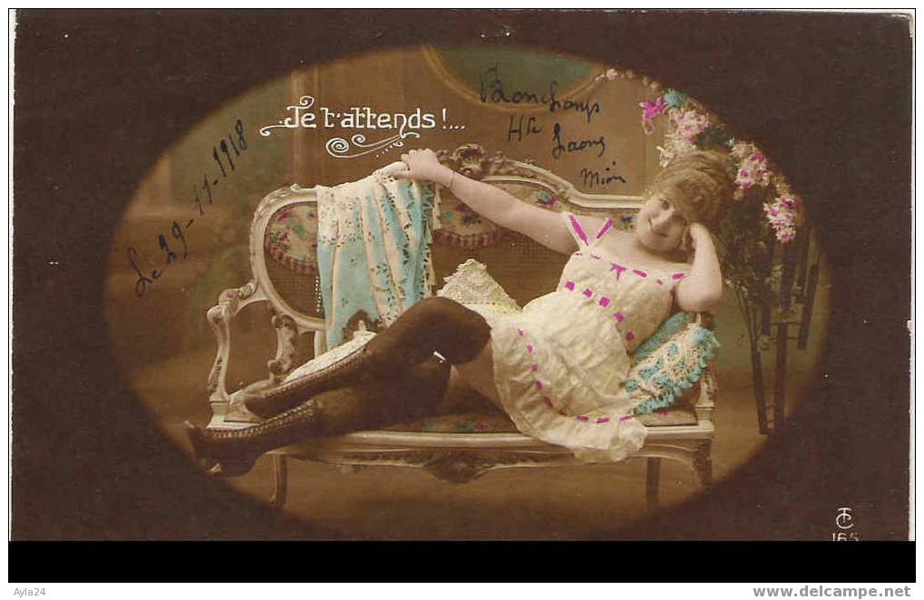 CPA  1918 N°2  Je T´attends  Erotique Femme  Bas  Aguichante   Canapé - Vrouwen