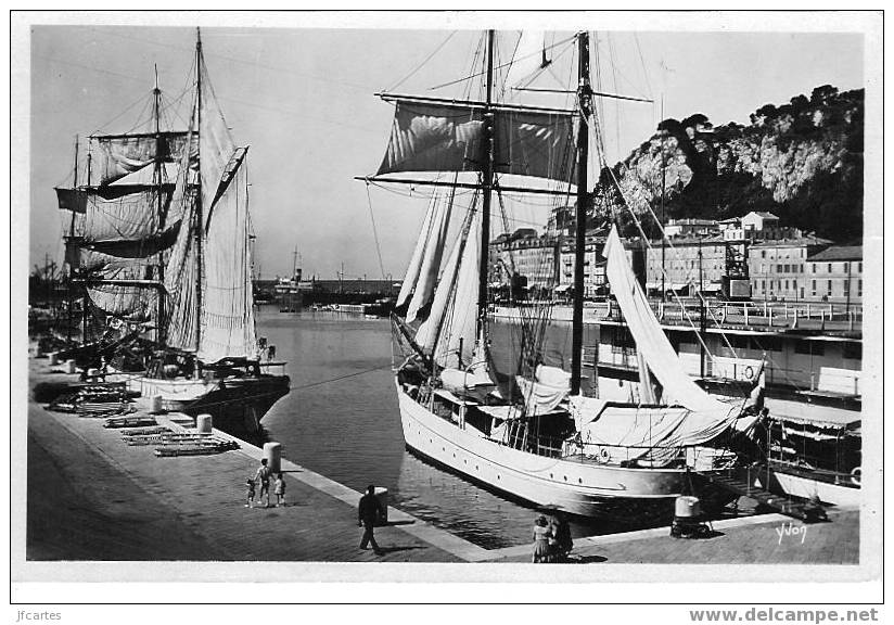 06 - Nice - Le Port - N° 62 - Semi Moderne Petit Format - Transport Maritime - Port