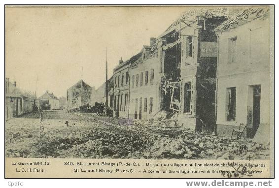 CPA GUERRE 1914-15-COIN DE VILLAGE OU L'ON VIENT DE CHASSER LES ALLEMANDS - Saint Laurent Blangy