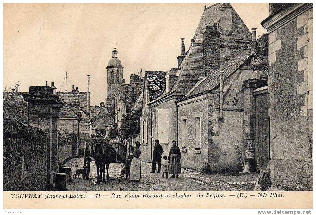 37 VOUVRAY Rue Victor Hérault Et Clocher De L´Eglise, Animée, Attelage, Ed ND 11, 191? - Vouvray