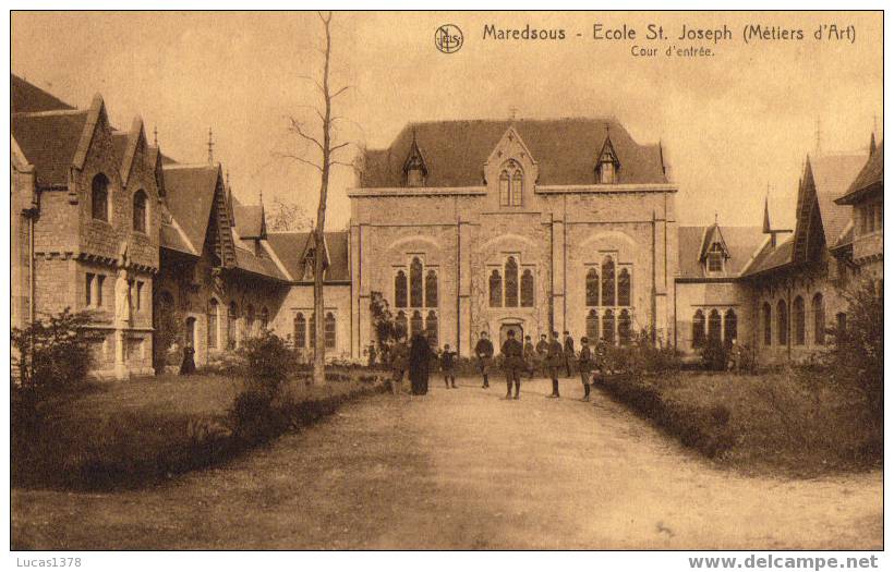 MAREDSOUS / ECOLE SAINT JOSEPH / METIERS D ART / COUR D ENTREE - Andenne