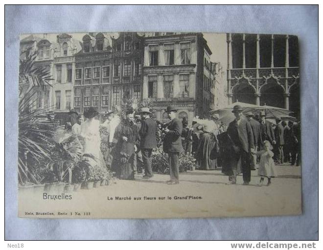 Le Marche Aux Fleurs Sur Le Grand'Place - Marchés