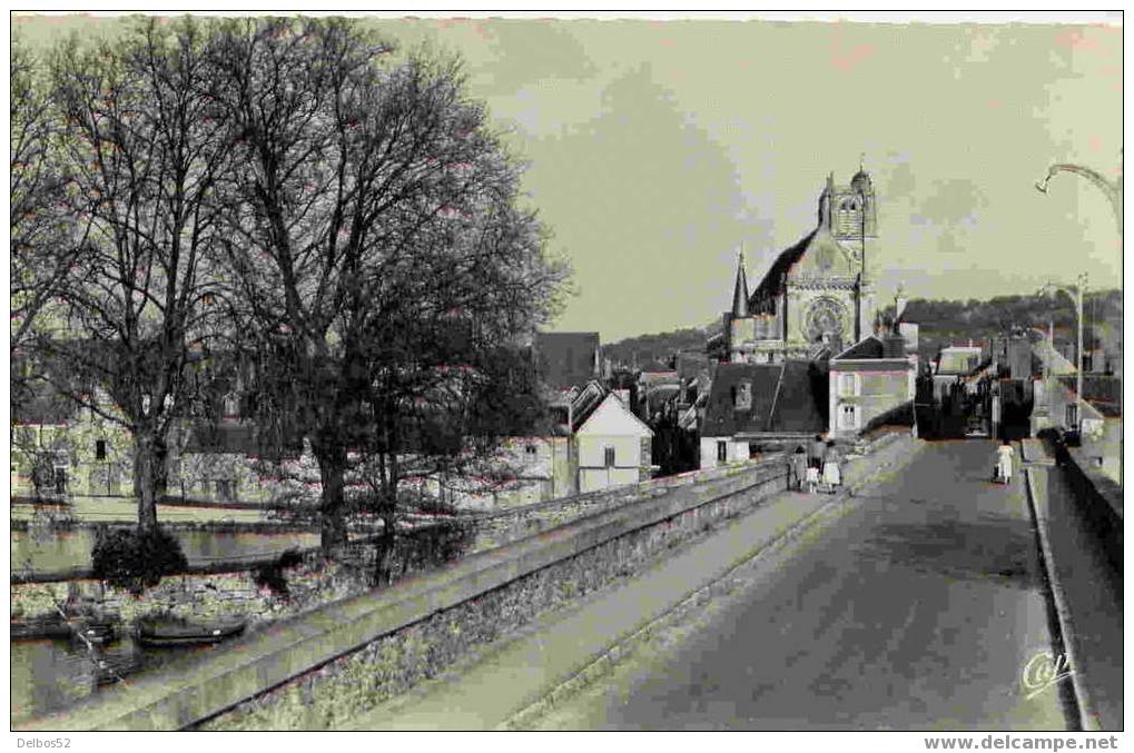 1546.- Villeneuve-sur-Yonne - Le Pont Et L'Eglise Notre-Dame - Villeneuve-sur-Yonne