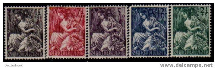 NETHERLANDS   Scott   # B 159-63*  VF MINT Hinged - Neufs