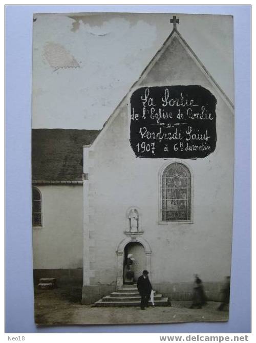 Conlie. La Sortie De L'Eglise De Conlie. Vendredi 1907 A 6h Du Matin - Conlie