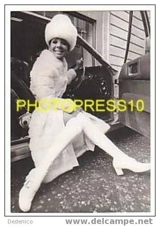 PHOTO PRESSE :  Shirley  BASSEY  à  Londres . 1970 - Foto