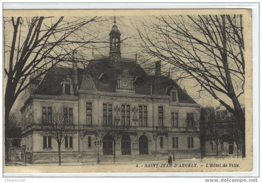 CN 1256 - SAINT JEAN D'ANGELY - L'hotel De Ville - CPA Trés Rare - - Saint-Jean-d'Angely