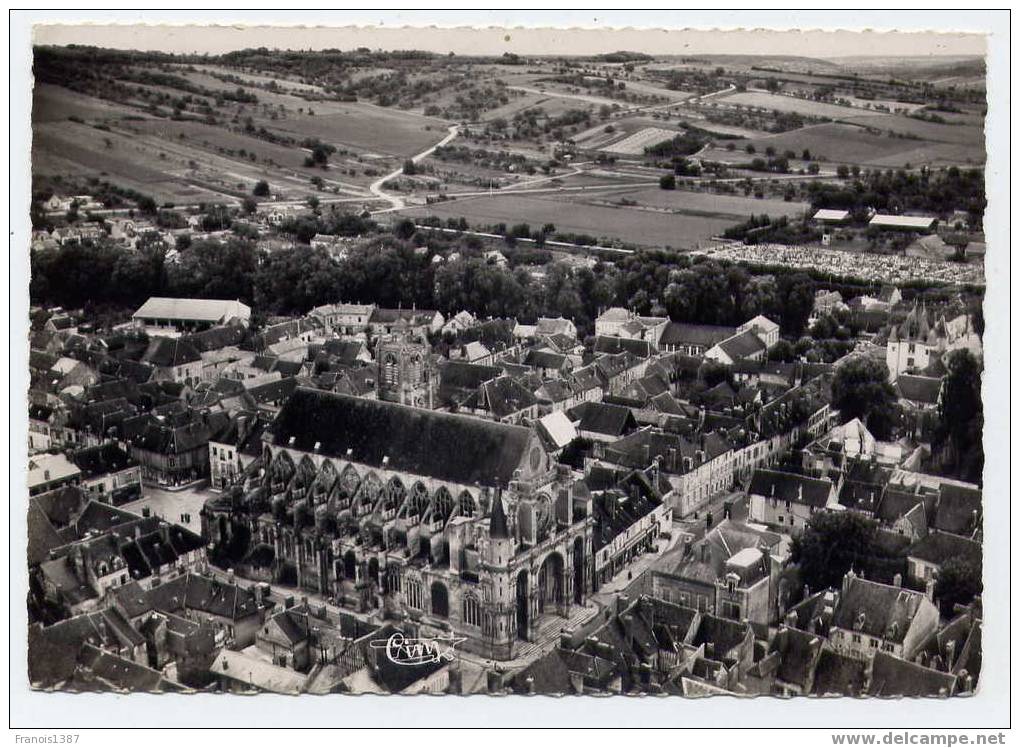 Réf 128 - VILLENEUVE SUR YONNE  - Vue Aérienne Sur L'église Notre-Dame - Villeneuve-sur-Yonne