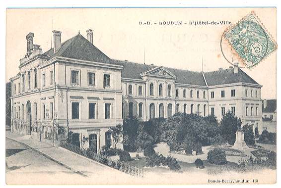 LOUDUN - L´Hôtel De Ville - Loudun