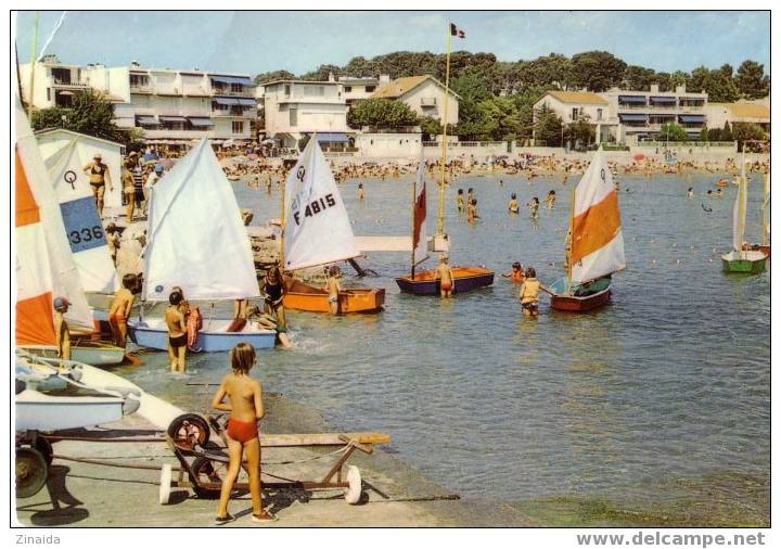 CARTE POSTALE DE ST CYR LES LECQUES - L ECOLE DE VOILES - Saint-Cyr-sur-Mer