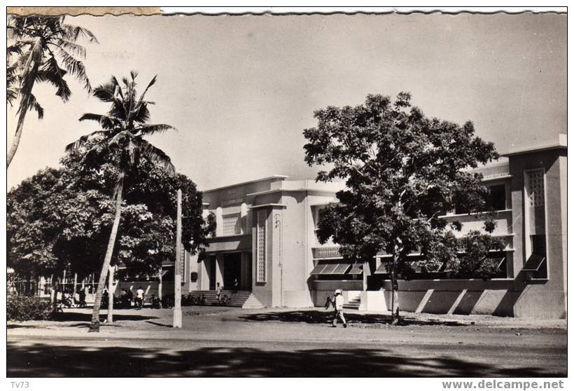 Cpa 459 - COTONOU - Postes Et Télécommunications - Dahomey