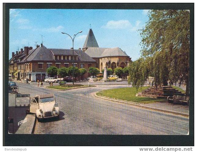 CPSM - Le Chesne (Ardennes) - Le Centre  (Beau Plan Sur Citroên 2CV Ed. Pierron E IV 684) - Le Chesne