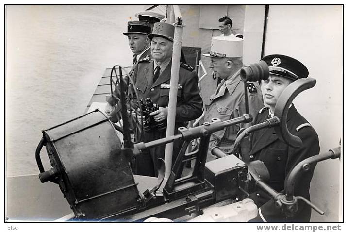 GUERRE D INDOCHINE  -   INSPECTION DE LA ZONE DE NINH-BINH PAR LE MARECHAL JUIN ETC ...  FEVRIER 1953 - PHOTO ORIGINALE - Autres & Non Classés