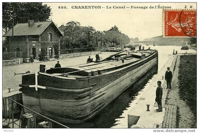 D. 94. CHARENTON- LE CANAL PASSAGE DE L´ECLUSE  D´UNE PENICHE - Charenton Le Pont