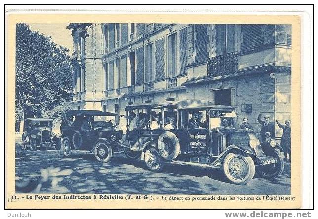 82 // TARN ET GARONNE / REALVILLE / Le Foyer Des Indirectes, Le Départ En Promenade Dans Les Voitures De L´établissement - Realville