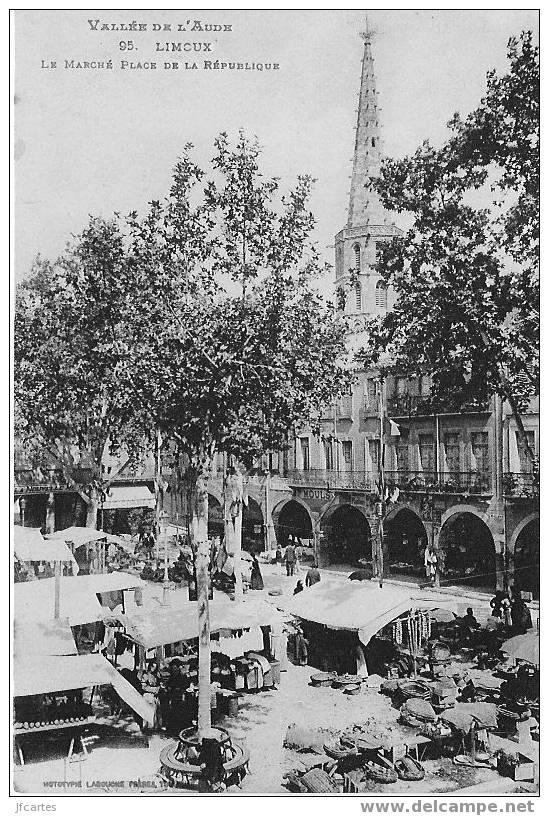 11 - LIMOUX - Le Marché Place De La République - Limoux