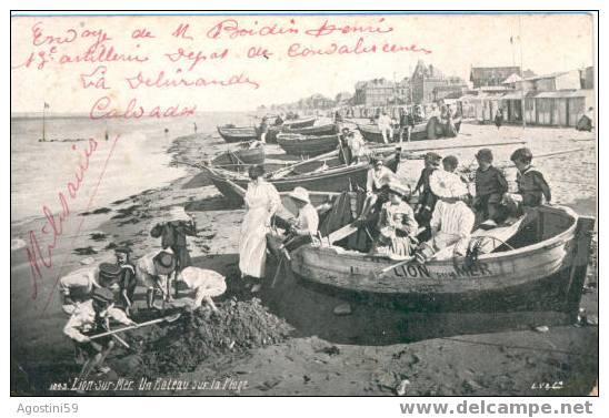 Lion-sur-Mer - Un Bateau Sur La Plage - Dives