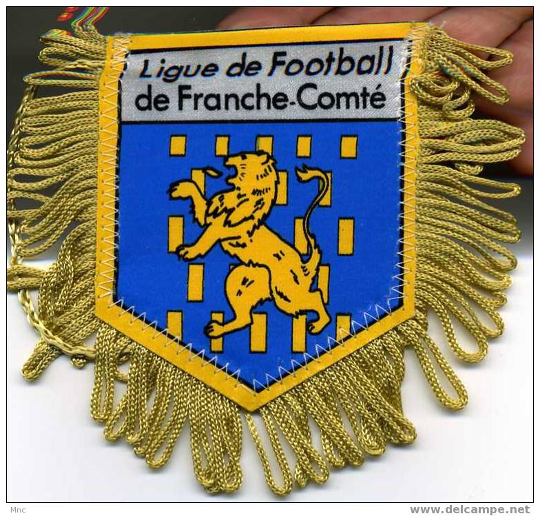 FANION De La Ligue De Football De Franche Comté - Habillement, Souvenirs & Autres