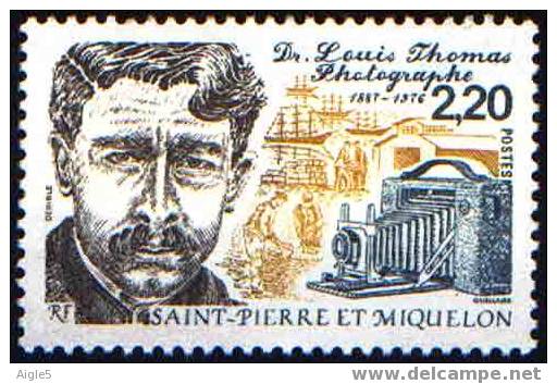 ST Pierre Et Miquelon. 100° De La Naissance Du Docteur Louis Thomas. Portrait Et Appareil Photographique - Fotografie