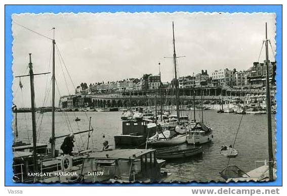 RAMSGATE. Harbour .Unused  Real Photo Postcard - Ramsgate