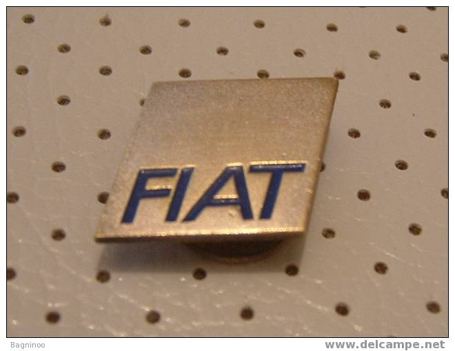 FIAT  Car Pin Made By AE Fratelli Lorioli - Fiat