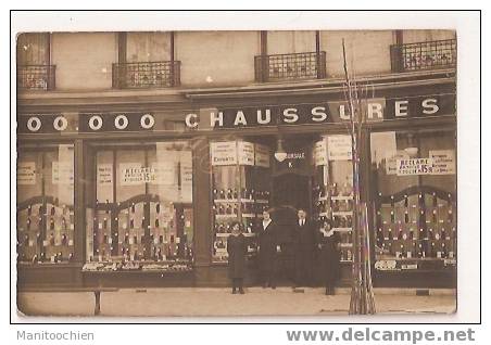 CARTE PHOTO D'UN MAGASIN TRES GRAND DE CHAUSSURES SUREMENT AU 100000 ..OU ?? PARIS ?? - Negozi