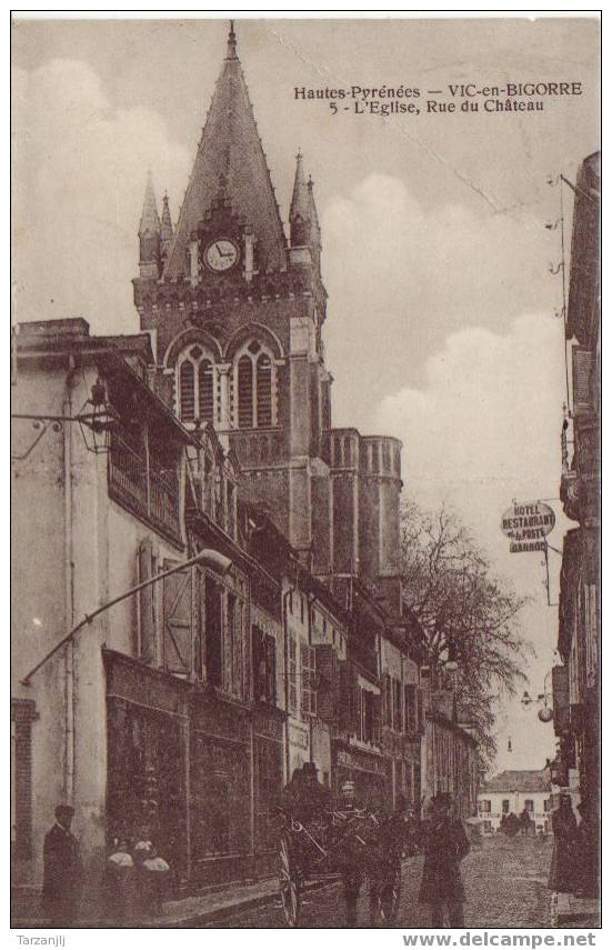 CPA De Vic En Bigorre (Haute Pyrénées 65): L'Eglise, Rue Du Château. - Vic Sur Bigorre