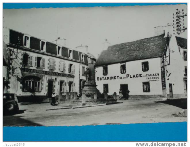 22) - Plestin-les-gréves- N°525 - La Place Et L'hotel Des Voyageurs-    - - Tres Belle Carte - Plestin-les-Greves