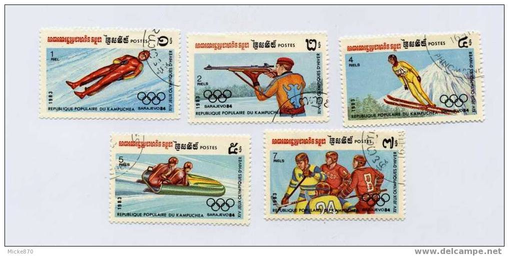 Kampuchéa N°407 Au 411 Oblitéré Saut à Ski, Biathlon, Luge, Hockey - Hiver 1984: Sarajevo