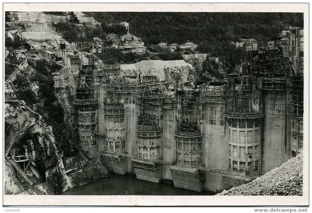 AIN GENISSIAT Barrage, Tours De Prises D'eau Vue Amont Mai 1947 - Génissiat