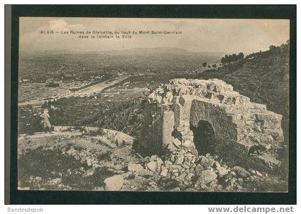 Alais ( Ales) - Les Ruines De Gleisette Au Haut Du Mont Saint Germain Dans Le Lointain, La Ville - Alès