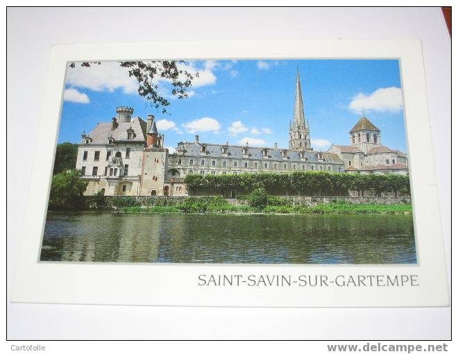 (209) -1- Une Carte Postale Sur Saint Savin Sur Gartempe - Saint Savin