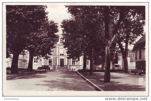 La Ferté  Bernard - Promenade Du Mail Vers L'Hôtel De Ville - La Ferte Bernard