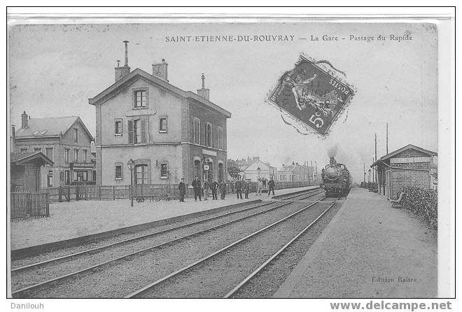 76 // SEINE MARITIME / SAINT ETIENNE DU ROUVRAY / La Gare, Passage Du Rapide / Edi Raitre / ANIMEE / - Saint Etienne Du Rouvray