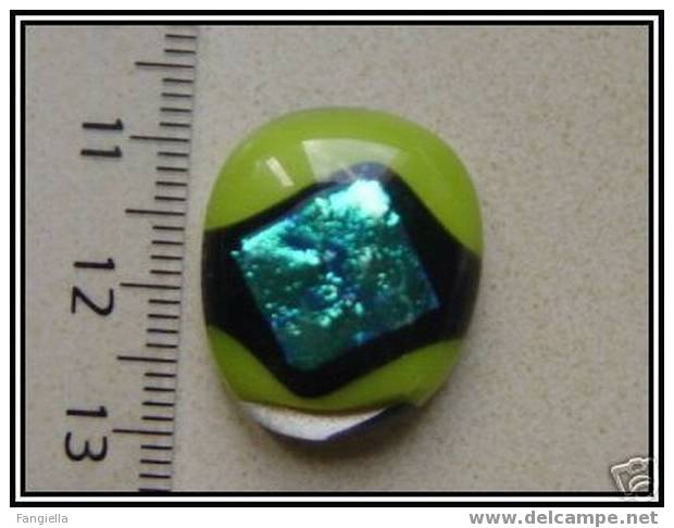 Cabochon Vert Sur Feuille D´argent Environ 22x19mm - Pearls