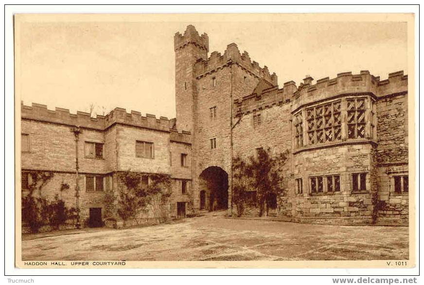 B2510 -  HADDON HALL - Upper Courtyard - Derbyshire