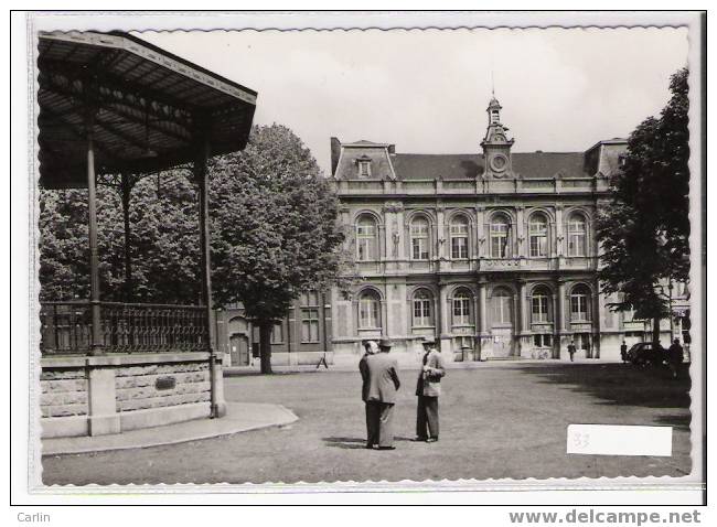 Boussu: Grand'place Et Hotel De Ville - Boussu