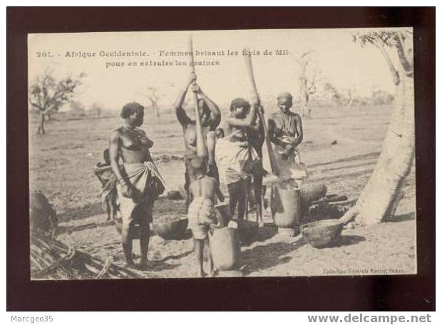 006165 Afrique Occidentale Femmes Brisant Les épis De Mil Pour En Etc...édit.fortier N°201 Animée Belle Carte Seins Nus - Guinée Française
