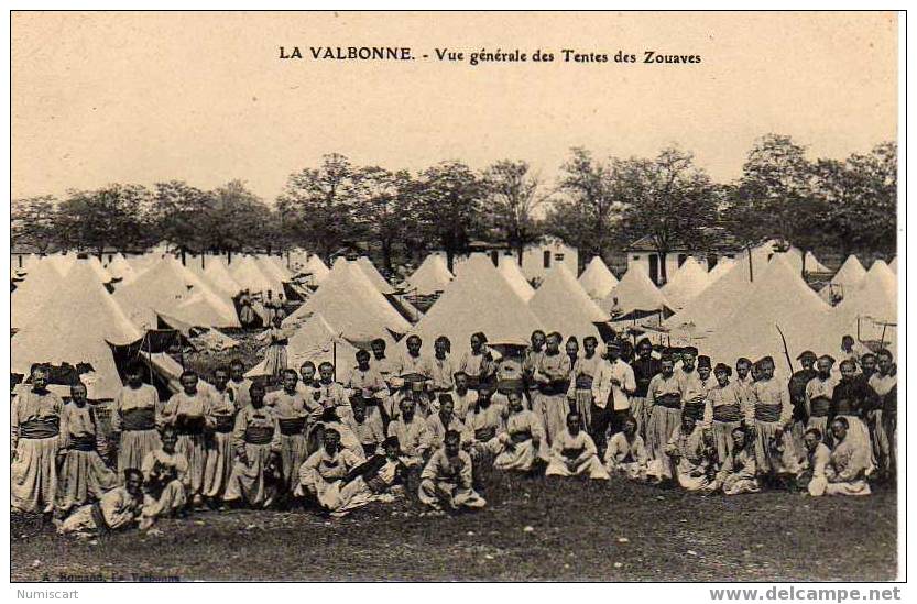 CPA DE LA VALBONNE...TRES ANIMEE...AVEC DES ZOUAVES...MILITAIRES CAMPEMENT - Autres & Non Classés