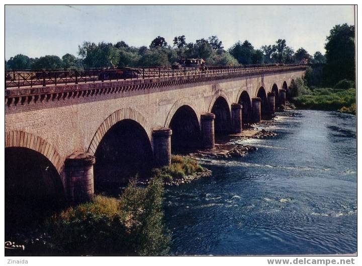 CARTE POSTALE DE DIGOIN - PONT AQUEDUC - Digoin