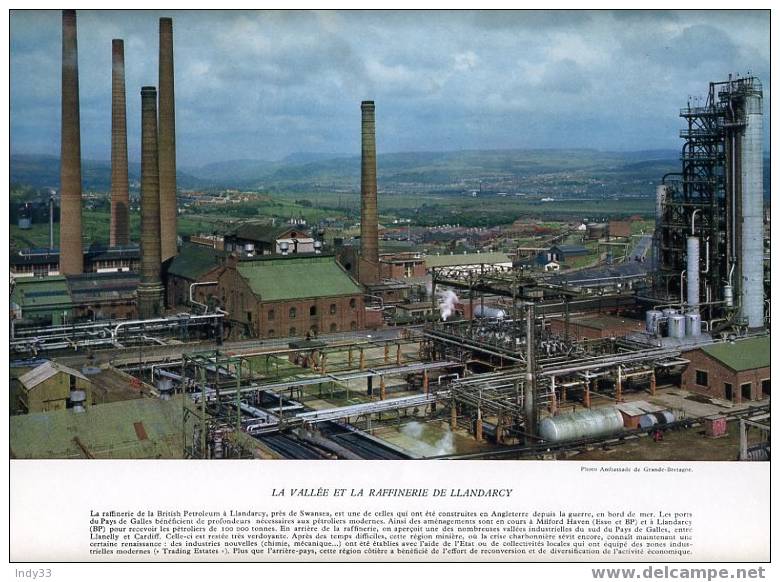 "LA VALLEE ET LA RAFFINERIE DE LLANDARCY". REPRO PHOTO . - Autres & Non Classés