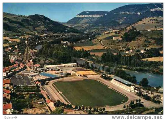 B - 12 - MILLAU - Vue Aérienne - Le Stade Municipal Et La Piscine Olympique - Football - Millau