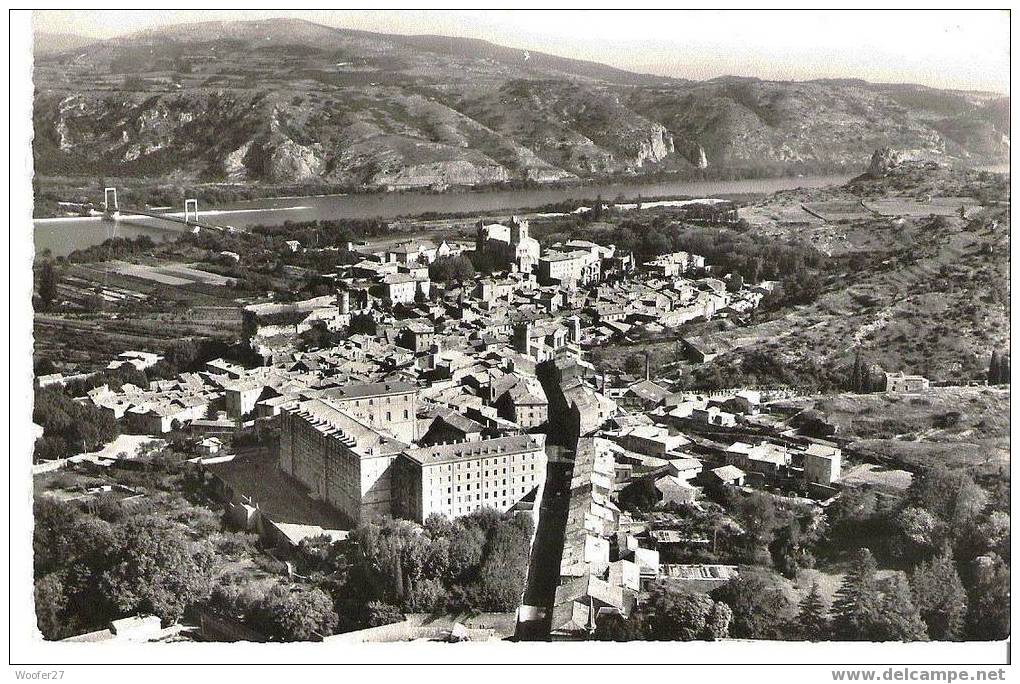 Cpsm Dentelé Noir Et Blanc VIVIERS SUR RHONE Vue Générale Aérienne - Viviers