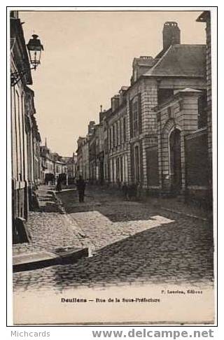 CPA 80 DOULLENS - Rue De La Sous Préfecture - Doullens