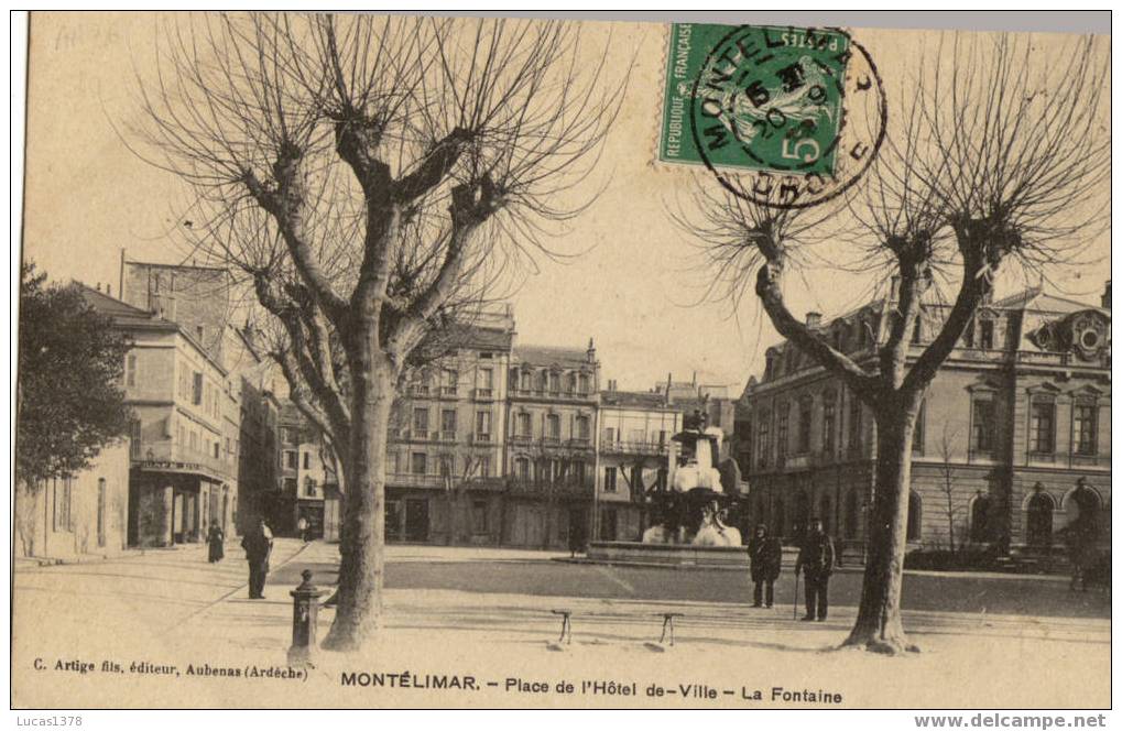 26 / MONTELIMAR / PLACE DE L HOTEL DE VILLE  / LA FONTAINE / JOLIE CARTE - Montelimar