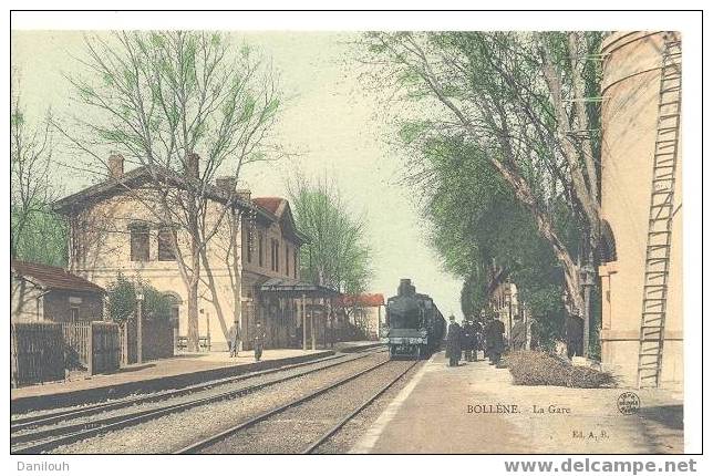 84 // VAUCLUSE / BOLLENE / La Gare, Ed A.B. / Animee / Colorisée (vue Intérieure) / - Bollene