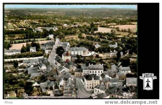 56 La Gacilly - LA GACILLY  (Morbihan)   310-37 A - Vue Aérienne - La Mairie Et La Rue De Montauban  Rhea D56D  C56061C - La Gacilly