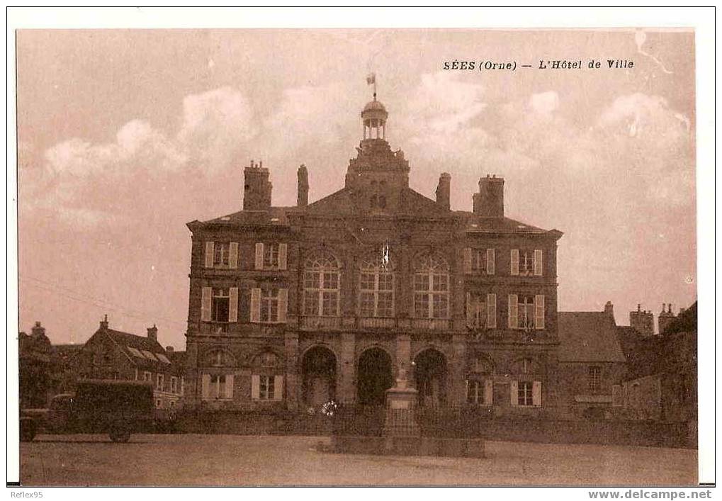 SEES - L'Hôtel De Ville - Sees