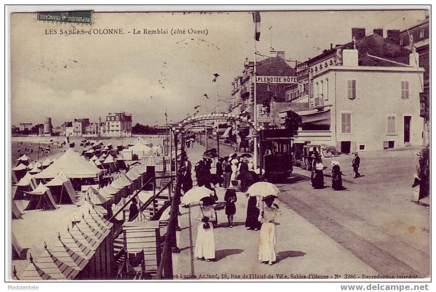 CP Le Sables-d'Olonne Le Remblai (coté Ouest) Avec Tram Et Très Animée 1910 - Aizenay