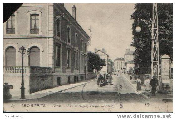 CPA De VOIRON - La Rue Duguay-Trouin (carte Déchirée). - Voiron